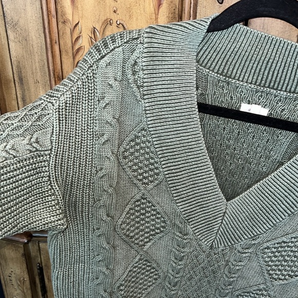 Aerie Cable Knit V-Neck Sweater - Picture 4 of 8